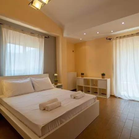 Phoceus Poolfront Grande Villa Palaia Fokaia Exterior photo