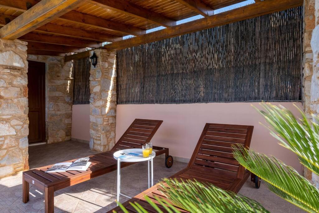 Villa Phoceus Poolfront Grande Palaia Fokaia