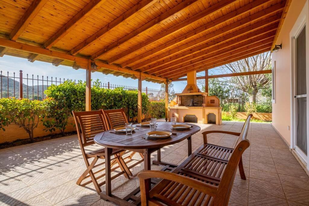 Phoceus Poolfront Grande Palaia Fokaia