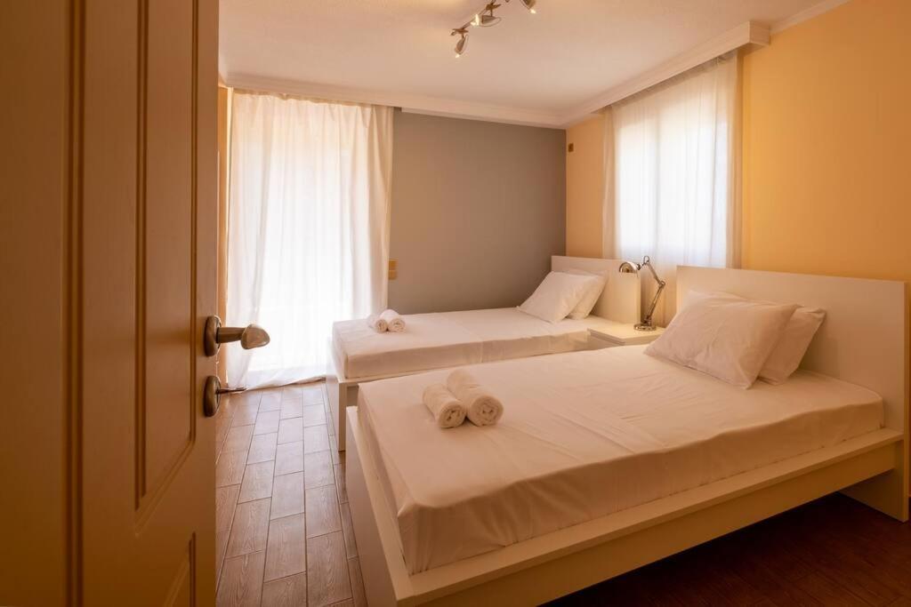 Villa Phoceus Poolfront Grande *
