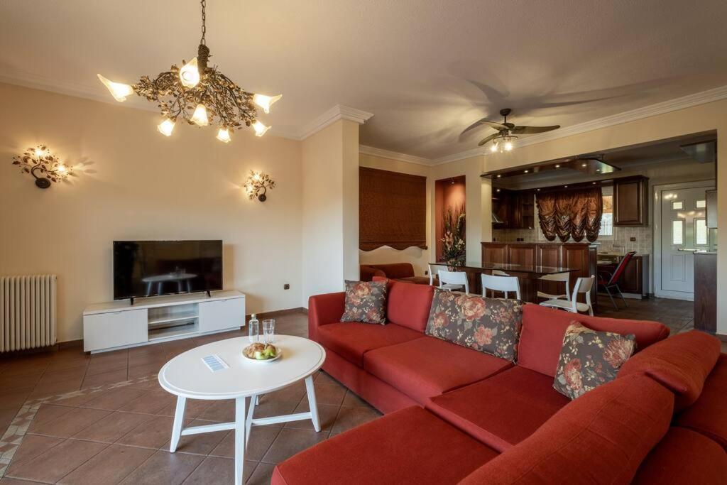 Villa Phoceus Poolfront Grande *