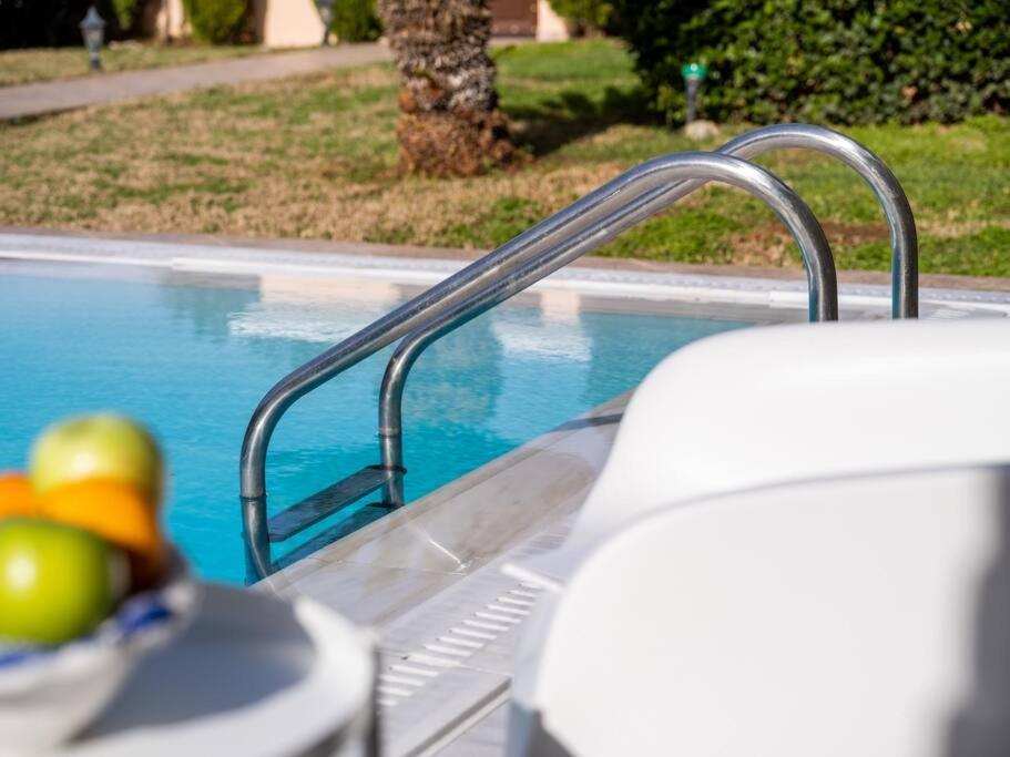 Villa Phoceus Poolfront Grande