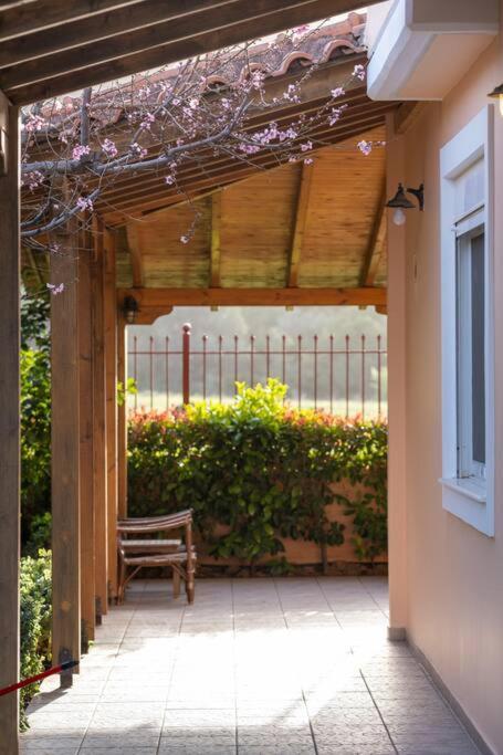 Villa Phoceus Poolfront Grande *